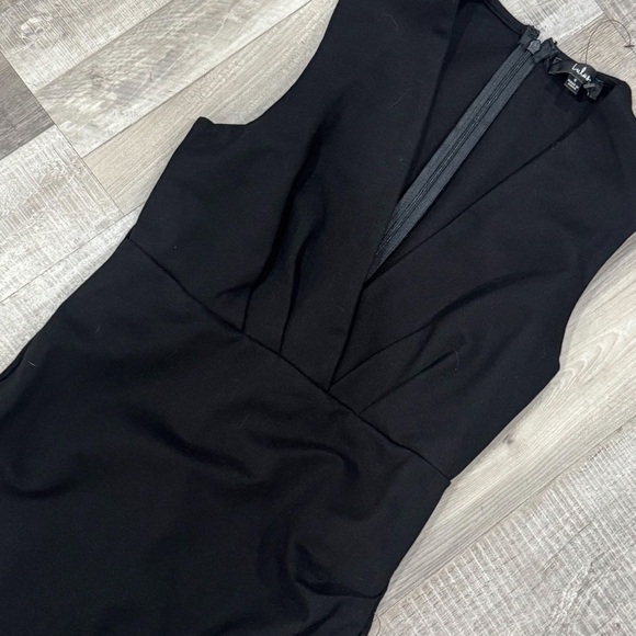 Lulus “little black dress” faux wrap bodycon/ mini dress ❤️ - Picture 7 of 9